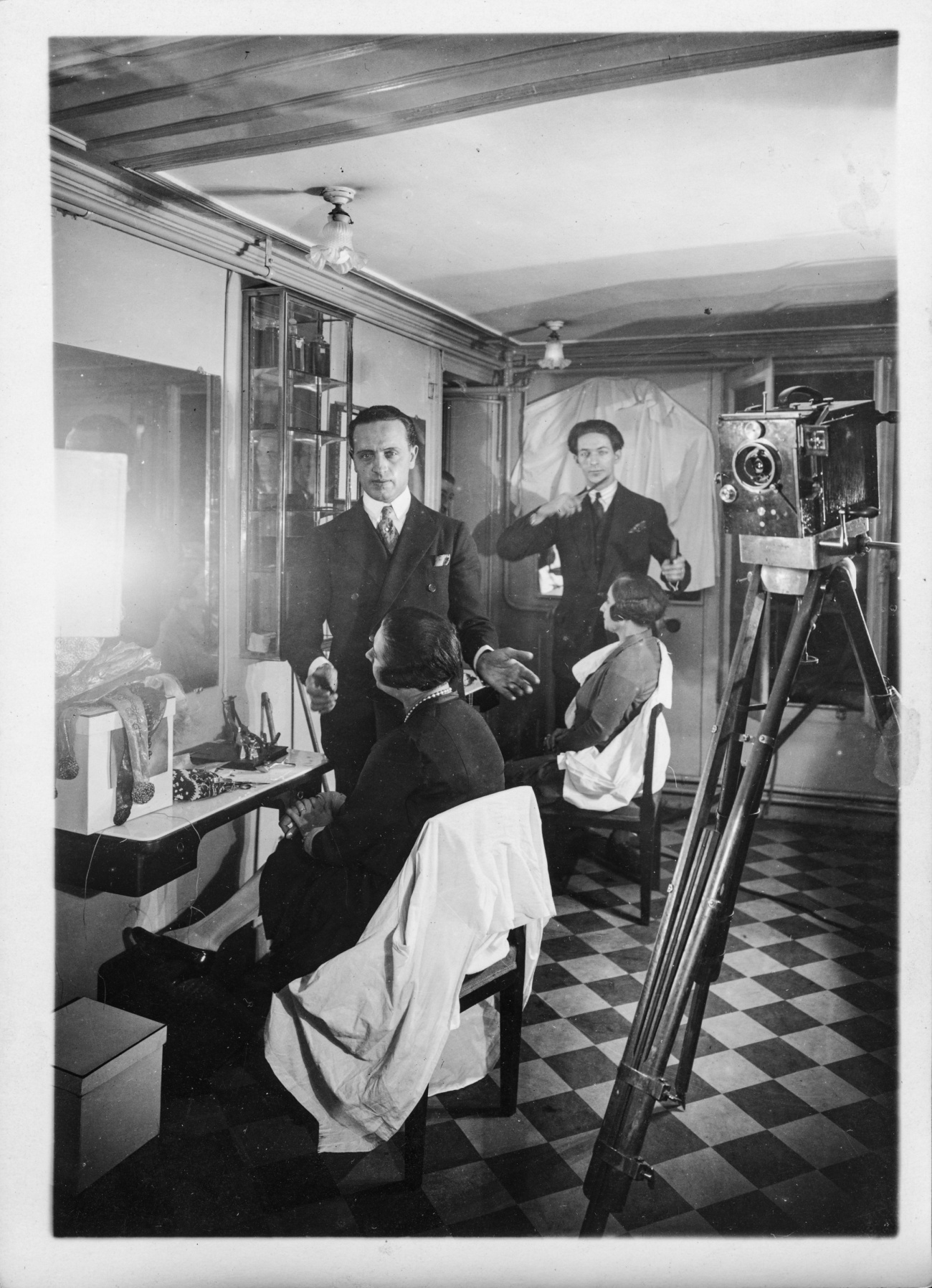 Monsieur Antoine, le Grand Coiffeur Parisien, 5 rue Cambon, d’